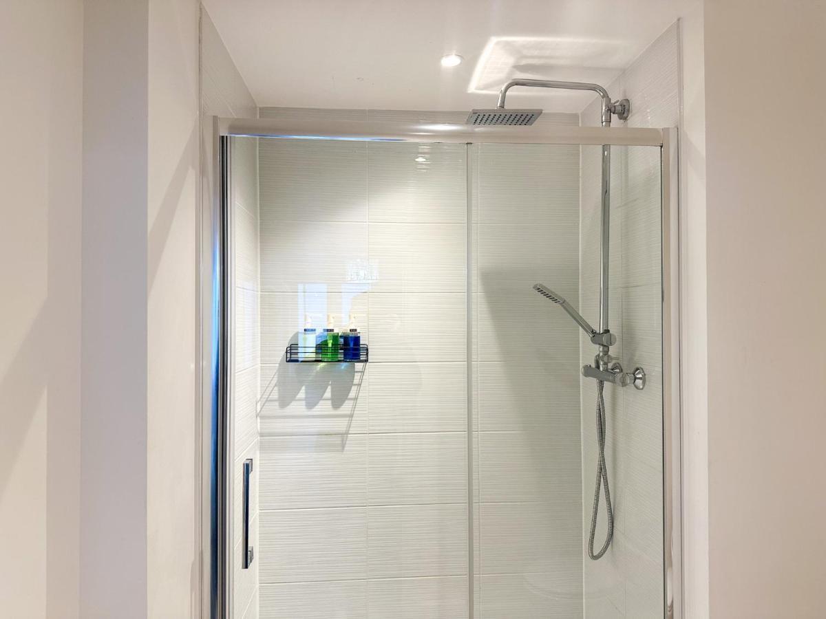 קנטרבורי Luxury 2 Bedroom City Centre Apartment - Secure Parking - Amazing Location! מראה חיצוני תמונה